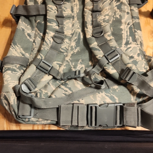 Sandpiper of California SOC Camouflage Bugout Bag Backpack - Picture 2 of 7